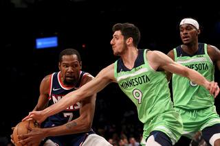 El foul de La Barba Harden y la volcada de un Leandro Bolmaro que crece