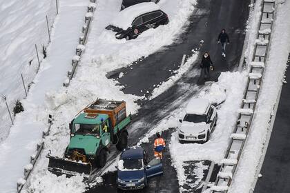 Por la fuerte nevada varias rutas fueron cerradas al tránsito, se registraron varios accidentes por el suelo resbaladizo