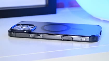 Una funda de Spigen filtrada para el iPhone 16 Pro, con el nuevo botón lateral