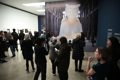 Una gigantografÃa de la obra efÃmera creada por Walker en 2014