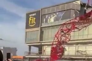 Una grúa se desplomó sobre un gimnasio en Chile: hay una persona muerta