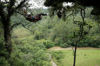 Una hamaca hacia el infinito en el Parque dos Canyons, en Rio Grande do Sul