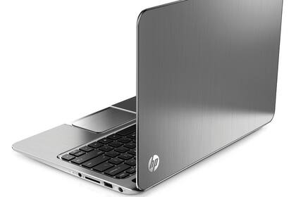 Una HP Envy 14 Spectre, cuya carcasa está recubierta de vidrio reforzado