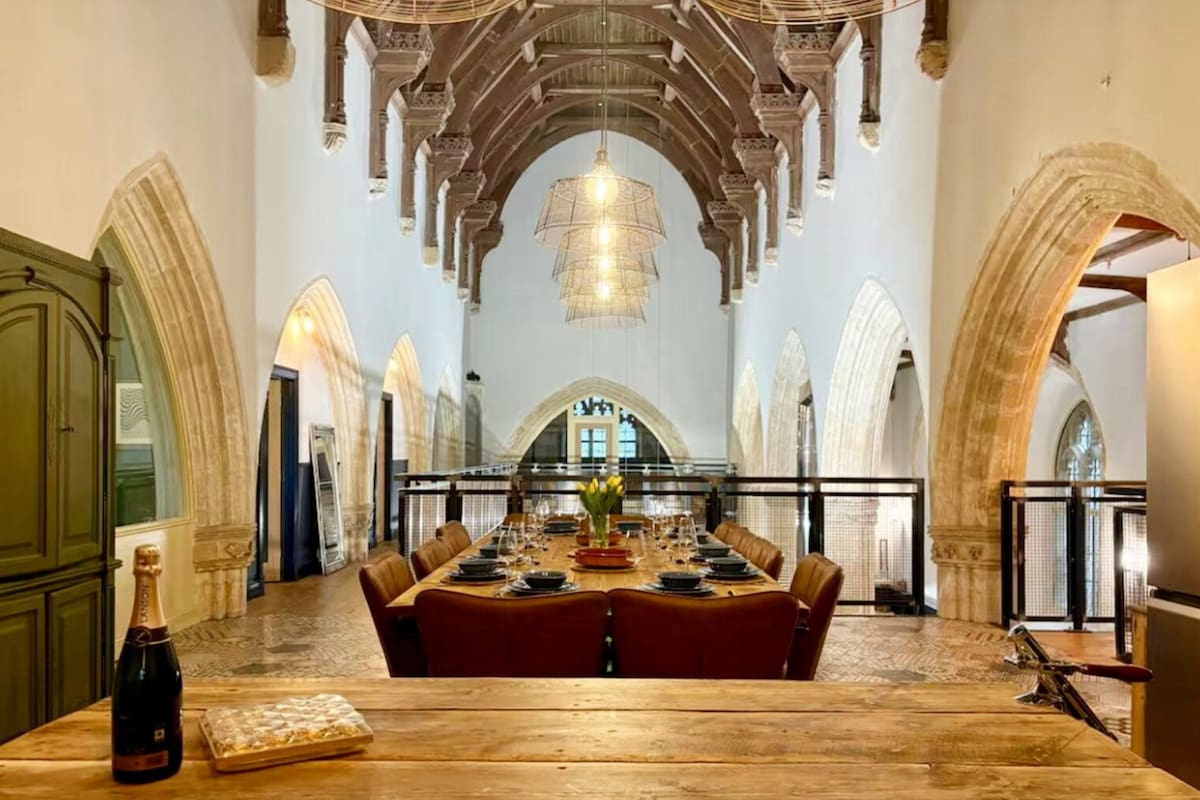 Eles decidiram consertar o chão de sua casa, encontraram 83 corpos enterrados e tomaram uma decisão questionável