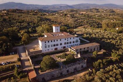 Una imagen aérea de la espectacular Villa Corsini, en Mezzomonte, a
7 kilómetros de Florencia, que perteneció al cardenal Giovan Carlo de Médici entre 1630 y 1644.