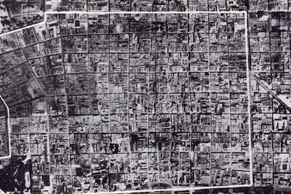 Una imagen area de la zona de San Telmo que se iba a remodelar para hacer el Barrio Sur en 1957