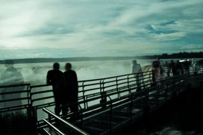 Una imagen de la Garganta del diablo a la luz de la luna llena