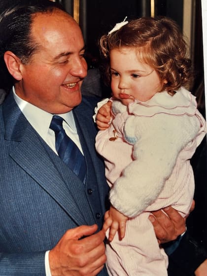 Una imagen de Marianela y su abuelo, que falleció hace tres años. "Los valores que tengo, mis convicciones y sensibilidad tienen mucho que ver con él".