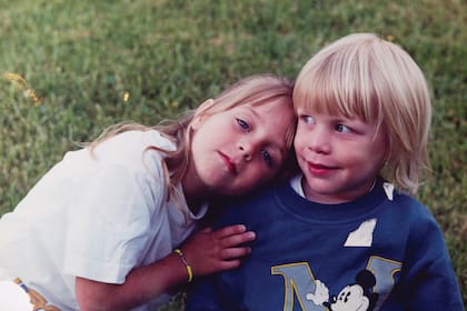 Una imagen de sus hijos chiquitos cargada de ternura.