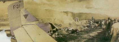 Una imagen del accidente aéreo en el que murieron Gardel, su compositor y letrista Alfredo Le Pera, y 15 personas más, publicada en el diario El Tiempo de Colombia