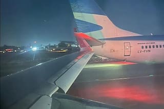 Un avión de Latam chocó a otro de Aerolíneas Argentinas en la pista del aeropuerto de Santiago