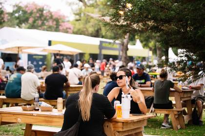 Una imagen del patio de comidas en el Buenos Aires