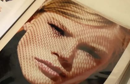 Una imagen del portafolio de modelaje de Gláucia cuando era adolescente. BBC / Anselmo Cunha