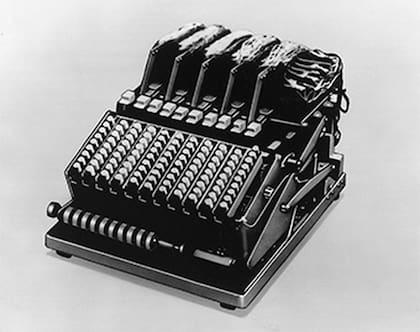 Una imagen del primer prototipo de la calculadora eléctrica de Casio