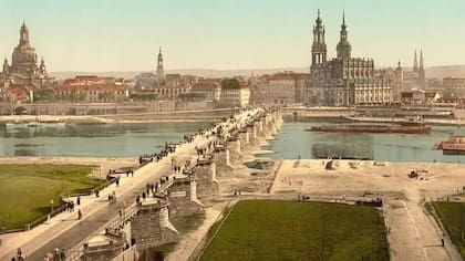 Una imagen en color de Dresde en 1900, cuando ya era una de las capitales culturales de Europa