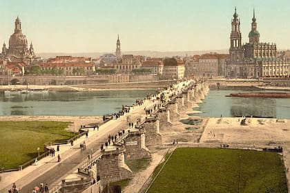 Una imagen en color de Dresde en 1900, cuando ya era una de las capitales culturales de Europa