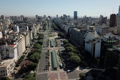Una imagen inusual de la avenida 9 de Julio de Buenos Aires