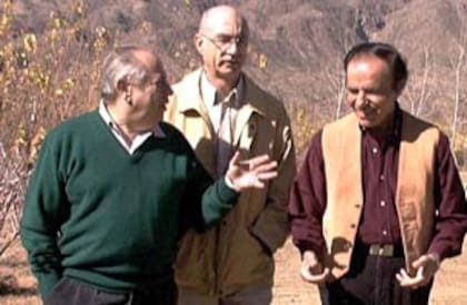 Carlos Corach, Eduardo Bauzá y Carlos Menem, en Anillaco