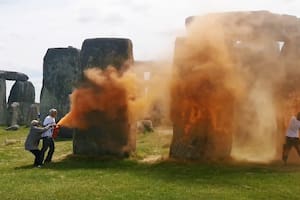 Dos ecologistas rociaron con pintura el mítico sitio prehistórico Stonehenge