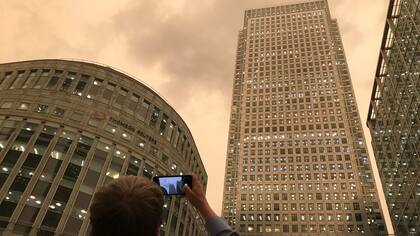 Pero el factor más importante fue la tormenta Ofelia que azotó Irlanda, con lluvia y fuertes vientos