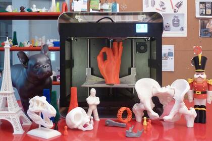 Una impresora Kikai Fabber M11 como la que se usará en los secundarios porteños