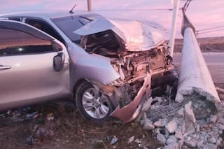 Un adolescente de 16 años manejaba borracho, chocó contra un poste y dejó a una ciudad sin luz