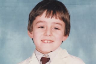 Sufrió la temprana muerte de su madre, superó una adicción y hoy es el rey del chiste veloz