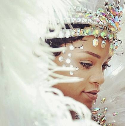 Una instantánea de Riri, más pensativa y menos fiestera.