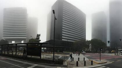 Se esperan neblinas, lloviznas y lluvias aisladas hasta mitad de semana, y frío y sol a partir del jueves
