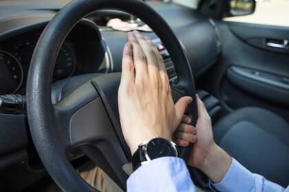 Una investigación del MIT usa algoritmos para anticipar los movimientos de los conductores y enseñarle a los autos autónomos a moverse mejor en el tránsito urbano