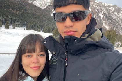 Una joven argentina fue apuñalada por su pareja en un hotel de Italia: se tiró por las escaleras y sobrevivió