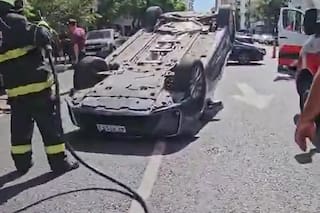 Impresionante choque y vuelco en San Cristóbal