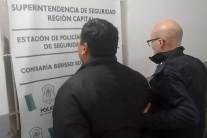 El chofer del automóvil fue trasladado a la comisaria y horas más tarde fue liberado