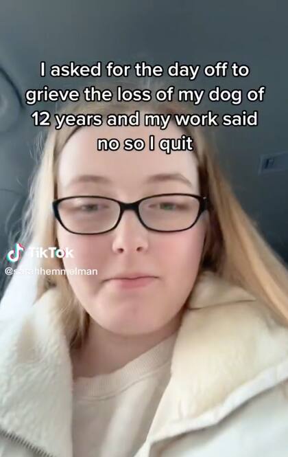 Una joven renunció porque no le dieron el día libre para despedirse de su mascota