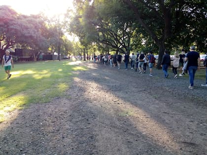Una larga fila de espectadores para ver a Del Potro en el Buenos Aires