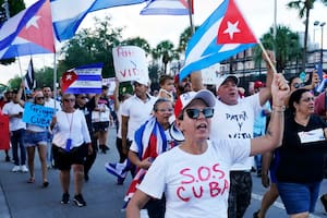 Multarán con US$1000 diarios a venezolanos y cubanos que no cumplan una regla en Florida