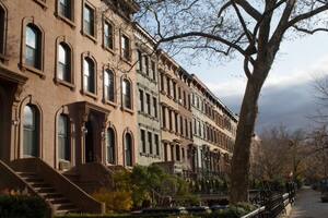 La ley de edificios que Kathy Hochul bloqueó y no entra en vigor el 1° de enero de 2026