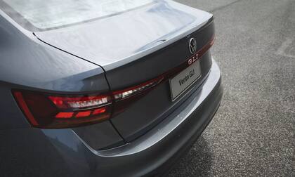 Una línea LED conecta los faros traseros