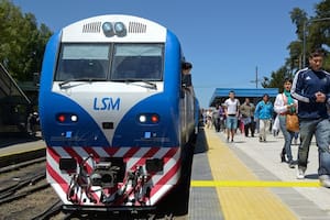 El Gobierno anuló una licitación para electrificar el San Martín días antes de comprar trenes eléctricos