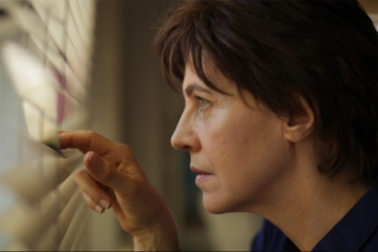 Una madre convencida de que su bebé no nació muerto es el detonante de este drama serbio