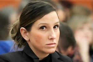 Escribió un libro para ayudar a los chicos a sobrellevar el duelo y ahora será enjuiciada por matar a su esposo