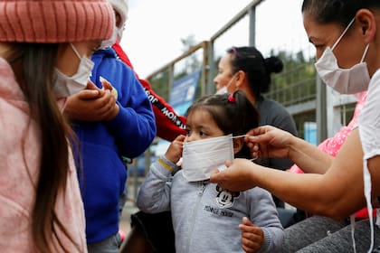 Según la OPS, un 21% de los latinoamericanos también renuncia a buscar atención en salud debido a barreras geográficas.