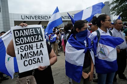 Una manifestación fuera de la jesuita Universidad Centroamericana de Nicaragua en 2018