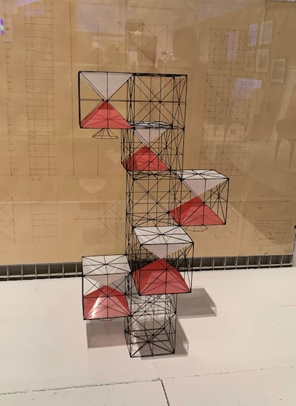 Una maqueta de la Torre Alegórica se puede ver en la exposición 
del Malba Del Cielo a Casa
