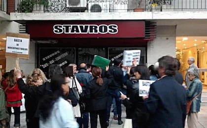 Una marcha de vecinos y de militantes de La Alameda, en 2015