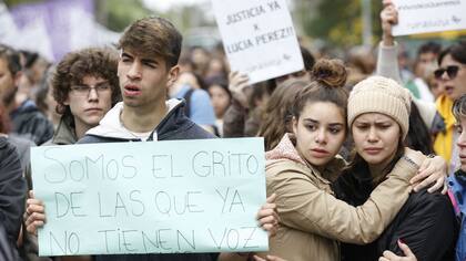 Una marcha multitudinaria fue convocada por la muerte de Lucía Perez