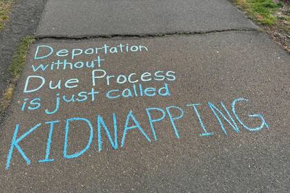 Una mensaje que compartió Sara Baruth luego de la primera publicación: "La deportación sin debido proceso simplemente se llama secuestro".