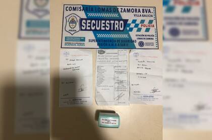 Mazullo había robado el poder de Carla Daniel Cori Fernández junto con el sello a nombre de la denunciante y un recetario con papeles que ya presentaban firma.