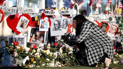 ¿Por qué tantos tiroteos masivos?