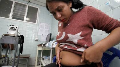 Una mujer embarazada, infectada de zika, es atendida en el hospital Erasmo Meoz, de Cucuta, Colombia